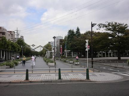 park. 980m to Metropolitan Higashiayase park (park)