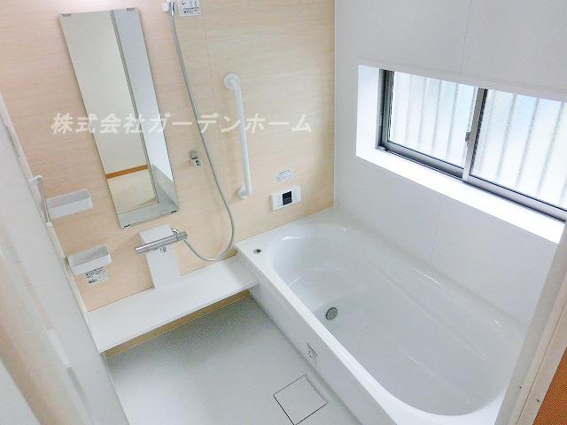 Bathroom. ■ It became possible preview. Day boast of wide living. Please feel free to contact us ■