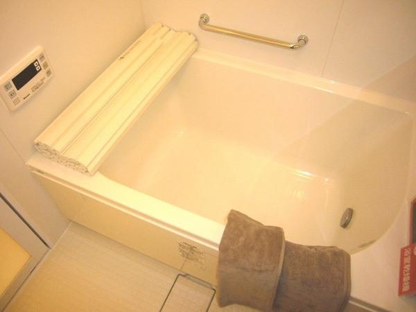 Bathroom. Reheating, Achieve a comfortable bath time dated bathroom dryer!
