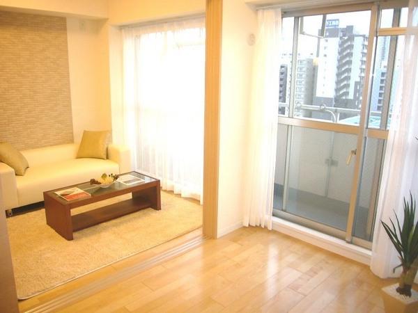 Non-living room. You can also use as LDK of about 15.2 Pledge if Akehanate living next to the Western-style sliding door!