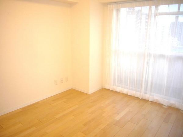 Non-living room. Then insert plenty of sunshine from large windows!