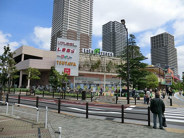 Supermarket. Libre Keisei LaLa terrace until Minamisenju shop 1245m