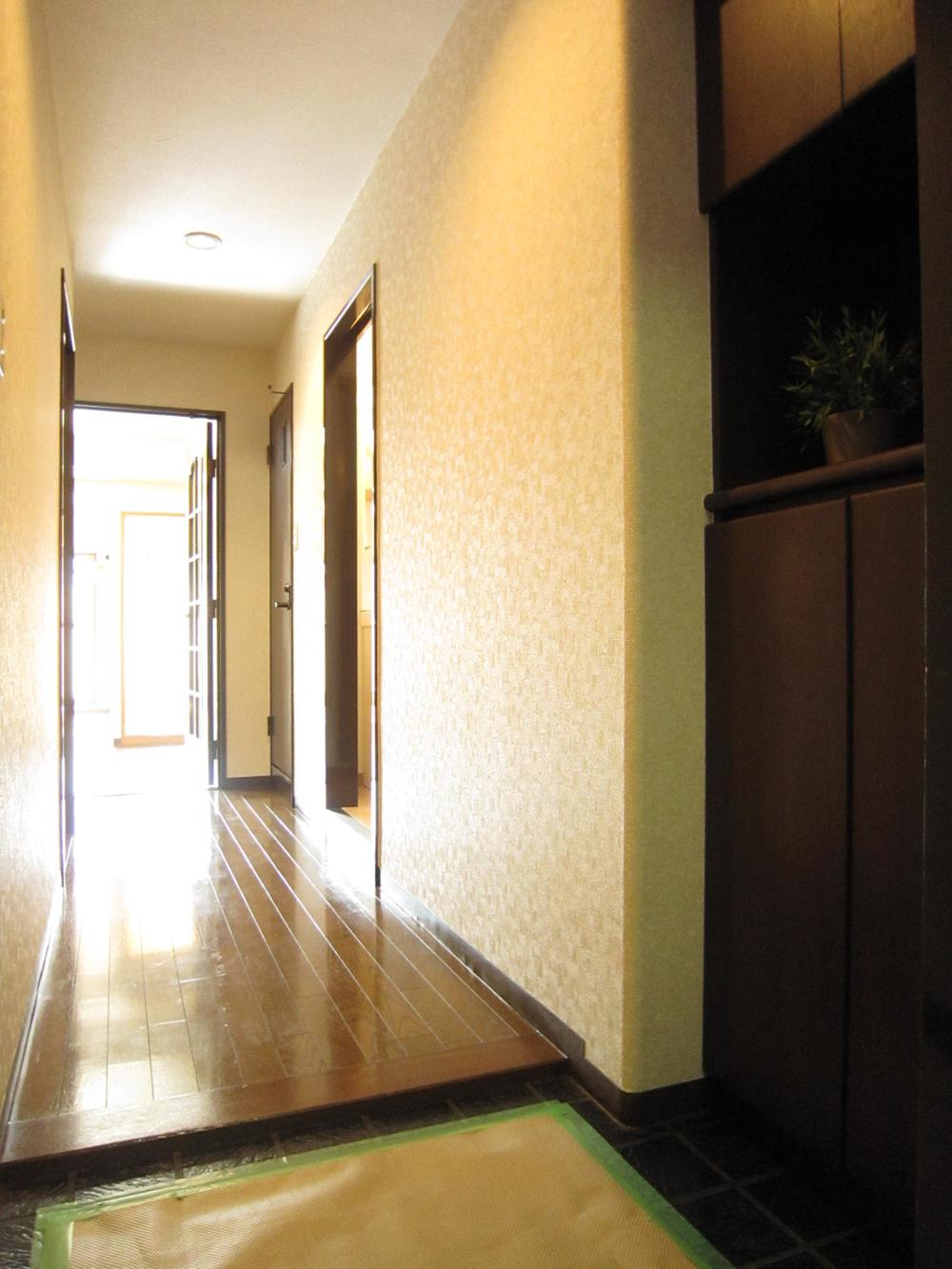 Entrance. Local (12 May 2013) Shooting