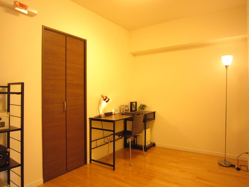 Non-living room. Indoor (11 May 2013) Shooting