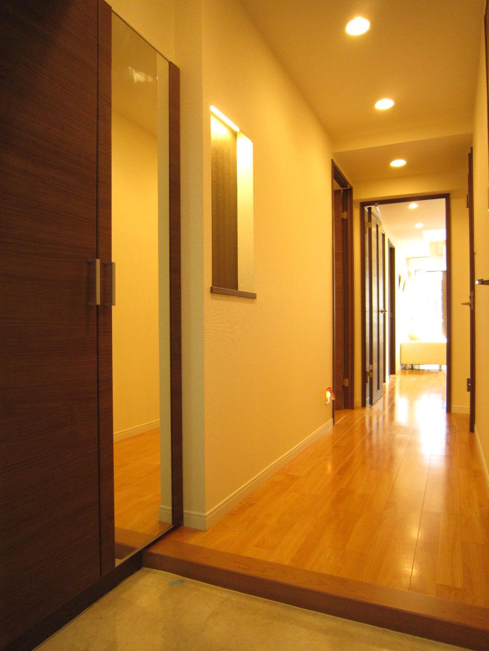 Entrance. Local (11 May 2013) Shooting