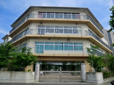 Junior high school. The first junior high school until the (junior high school) 720m