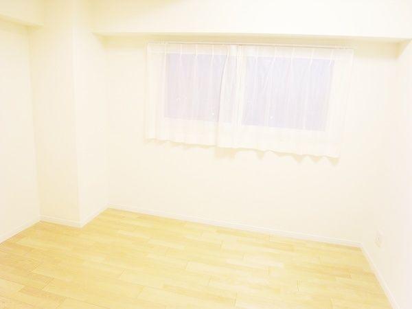 Non-living room. Ventilation good