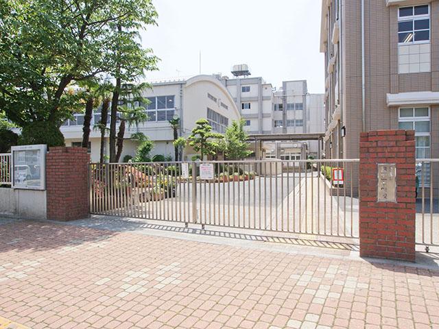 Junior high school. 756m to Adachi Ward eleventh junior high school