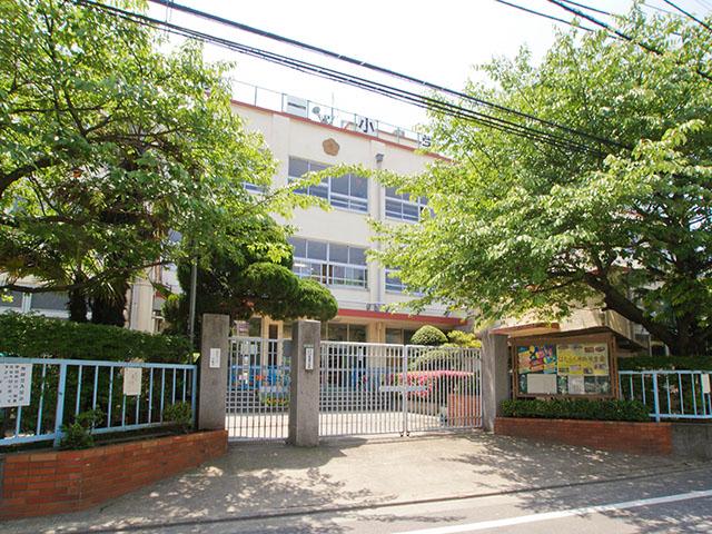 Primary school. 556m to Adachi Ward Hiromichi first elementary school
