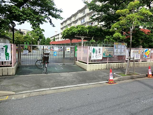 kindergarten ・ Nursery. Higashihokima 688m to nursery school