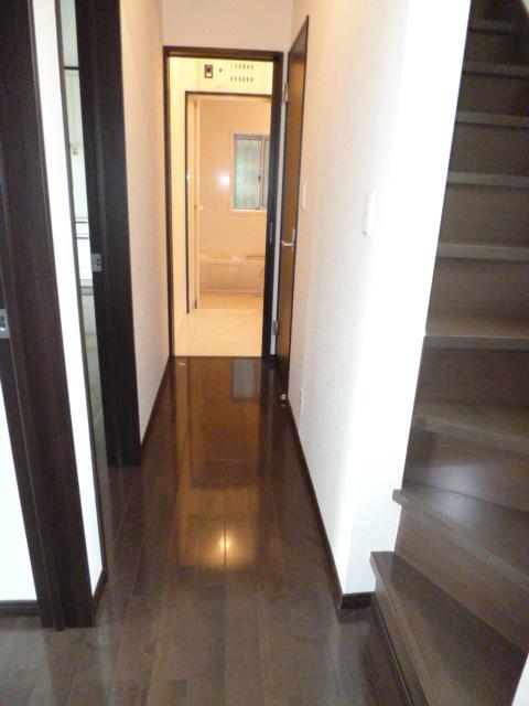 Other introspection. First floor hallway part
