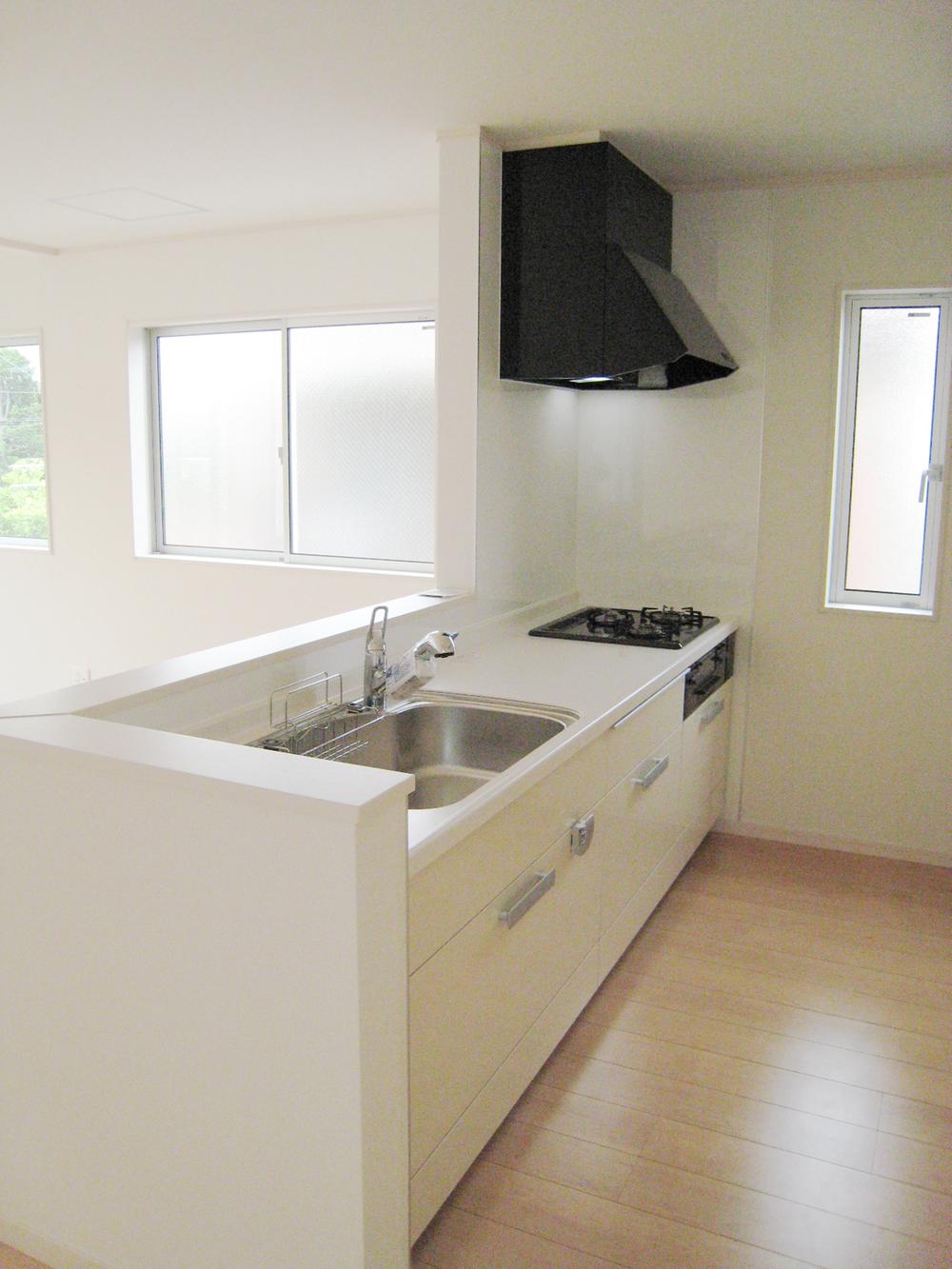 Same specifications photo (kitchen)