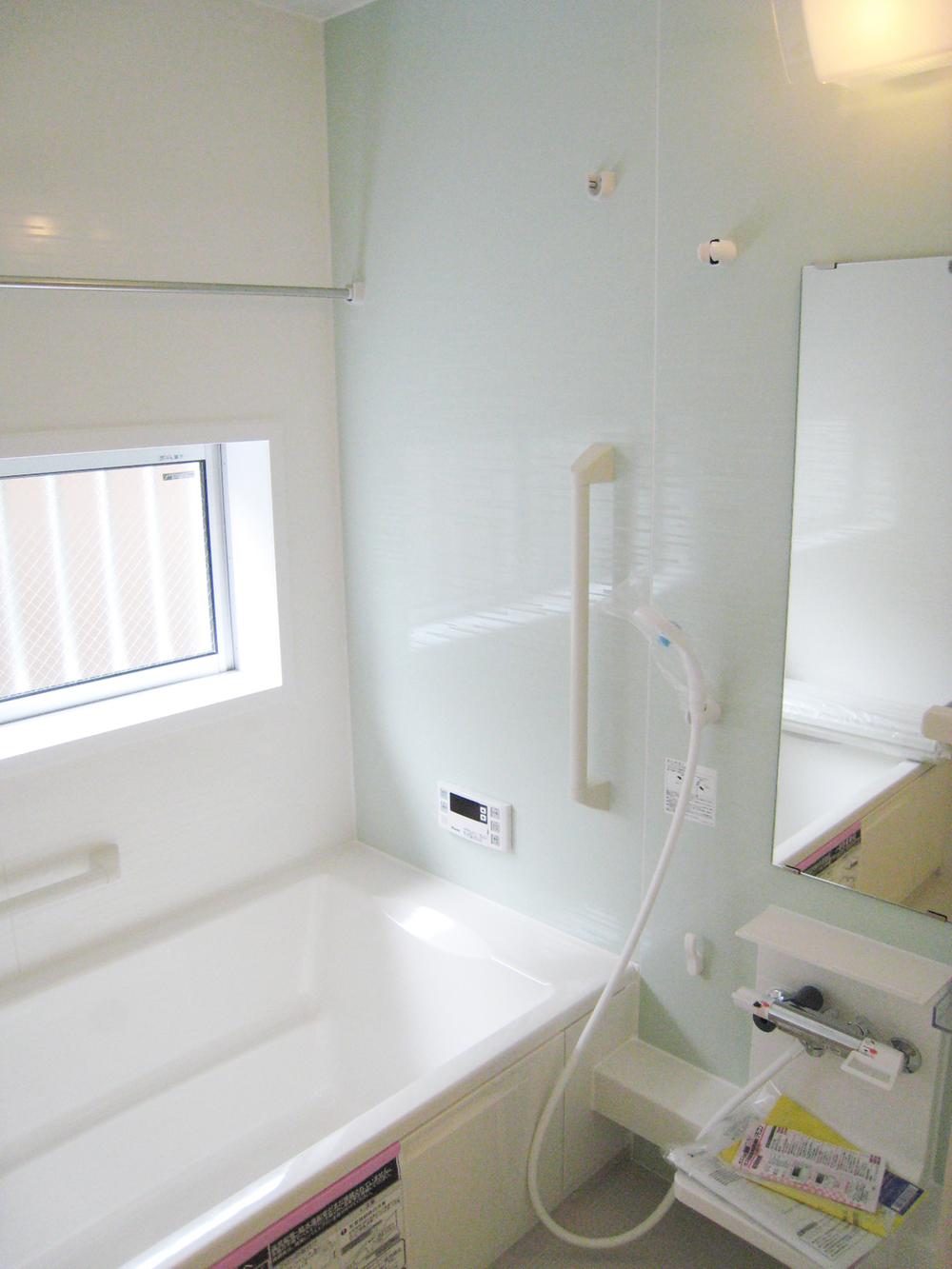 Same specifications photo (bathroom)