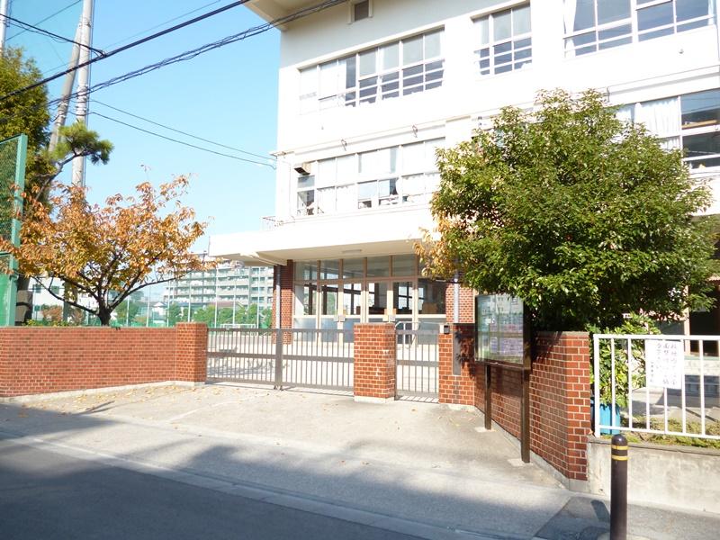 Junior high school. Yanaka 1100m until junior high school