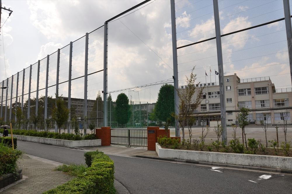 Junior high school. Aoi 310m until junior high school