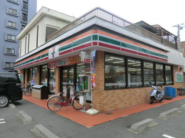 Convenience store. Seven-Eleven Adachi Higashiayase store up (convenience store) 238m