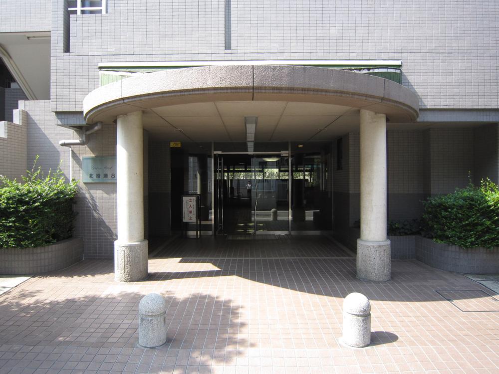 Entrance. Common areas