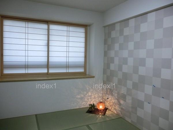 Non-living room. Stylish cross is the point!