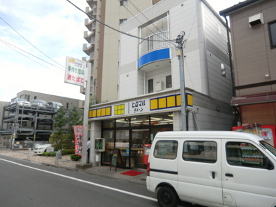 Convenience store. 450m until Hiro Maru chain (convenience store)