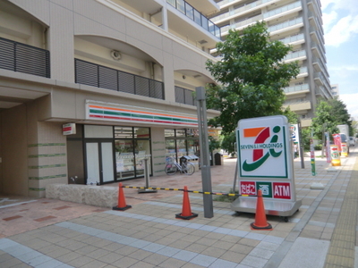 Convenience store. 80m until the Seven-Eleven (convenience store)