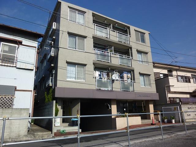 Local appearance photo. Local (12 May 2011) Shooting