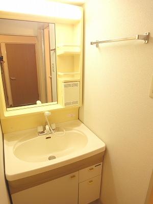 Wash basin, toilet. Indoor (July 2013) Shooting