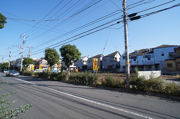 Local photos, including front road. Local (11 May 2013) Shooting