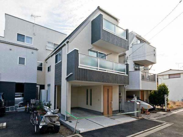 Local appearance photo. Local (2013 November shooting)