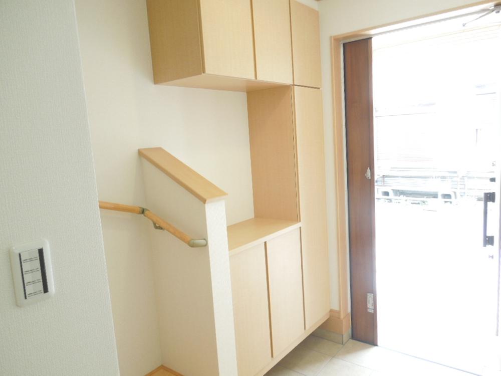 Entrance. Nice entrance easy-to-use