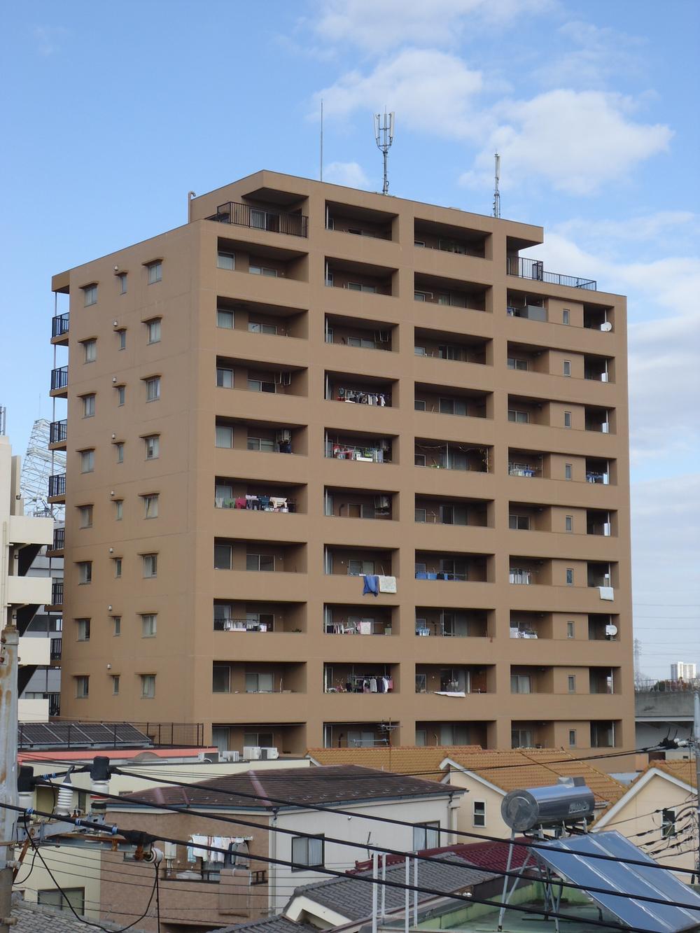 Local appearance photo. Mansion appearance