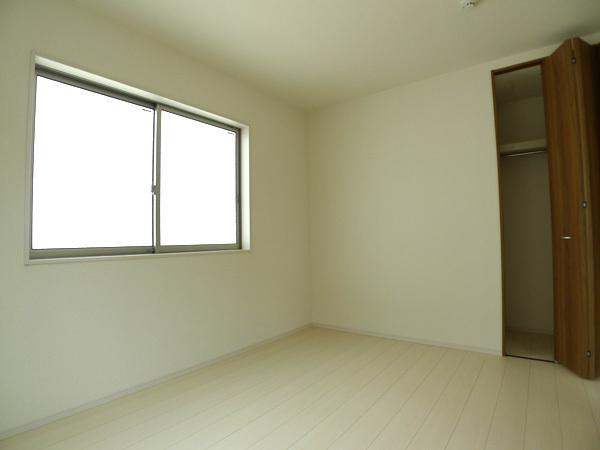 Non-living room. 8 Building