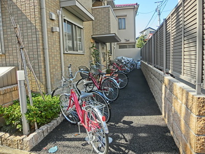 Other common areas. Bicycle equipped