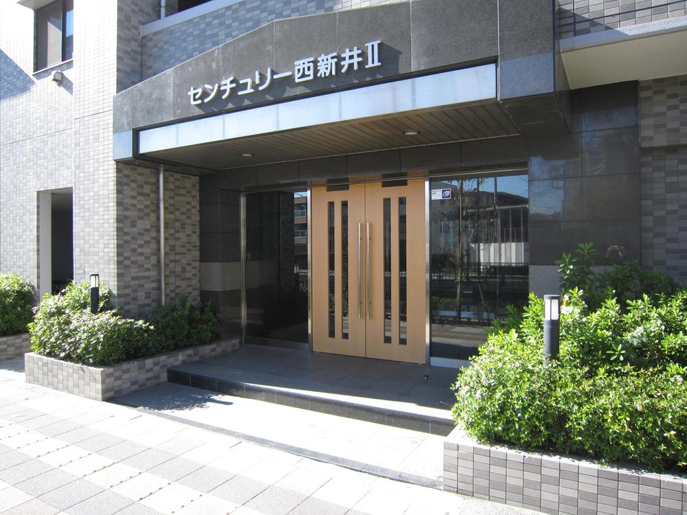 Entrance. Common areas