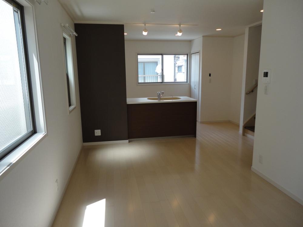 Same specifications photos (living). ( Building) same specification