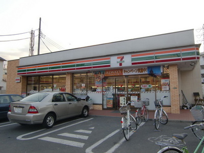 Convenience store. 469m to Seven-Eleven (convenience store)