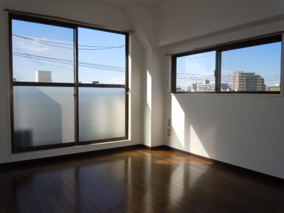 Living and room. It is a photograph of the same type by Room No. ☆ 