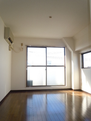 Living and room. It is a photograph of the same type by Room No. ☆ 