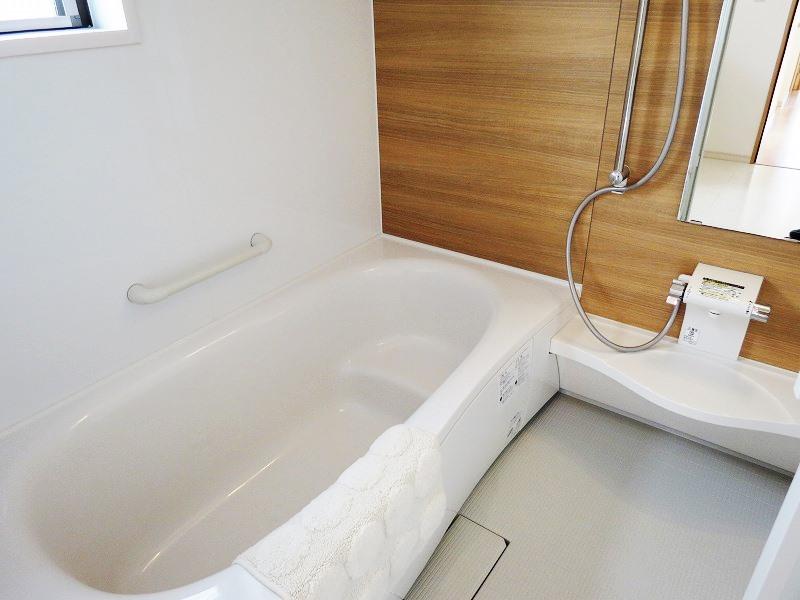 Bathroom. 5 Building bathroom