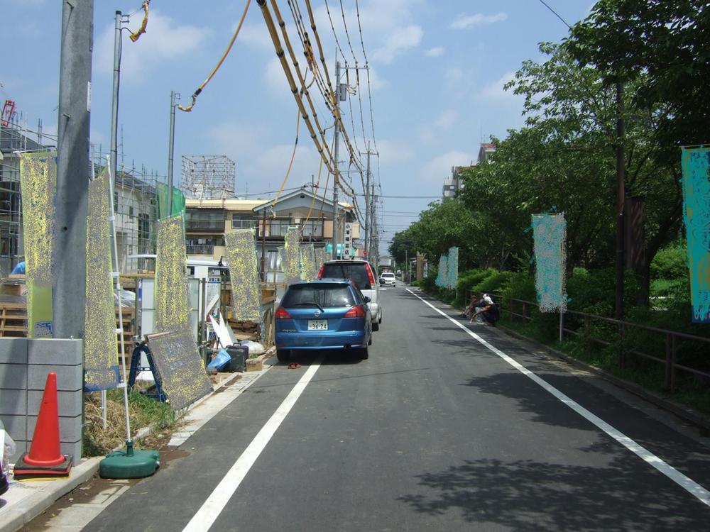 Local appearance photo. Local site (July 2013) Shooting Green is pleasant just before the park.  View from the south