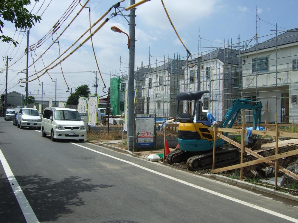 Local photos, including front road. Local site (July 2013) Shooting