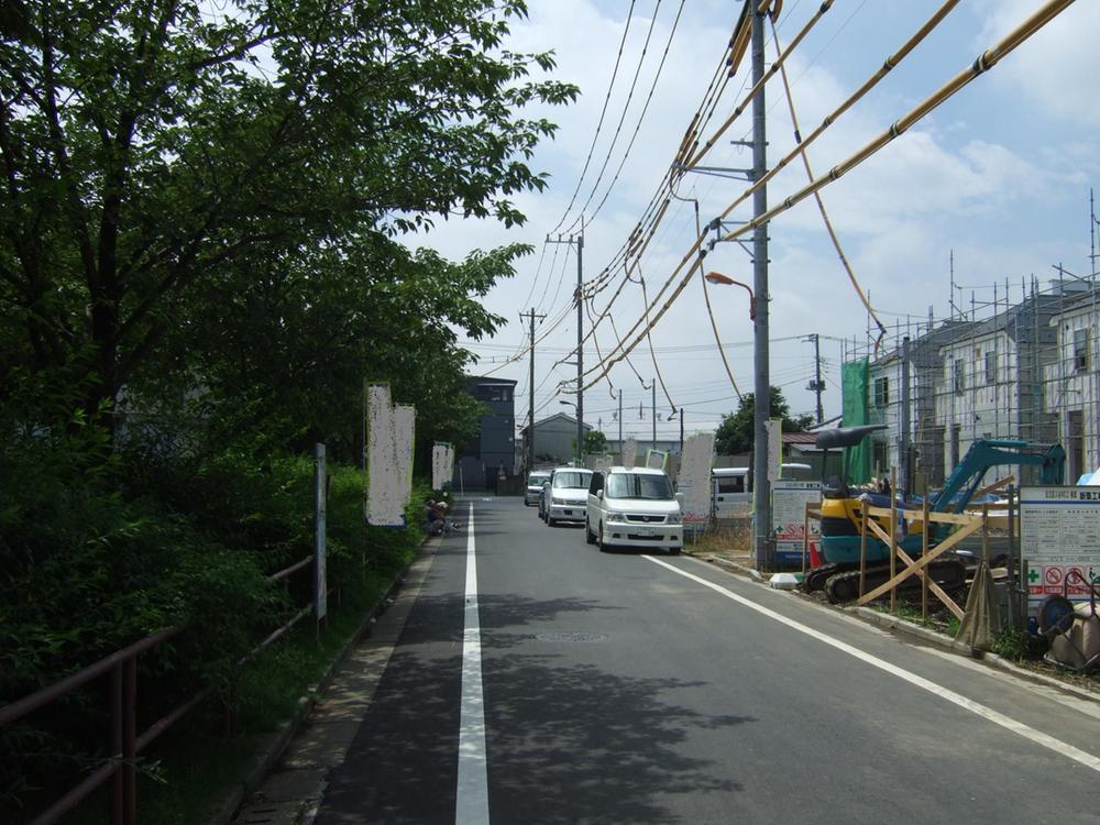 Local photos, including front road. Local site (July 2013) Shooting