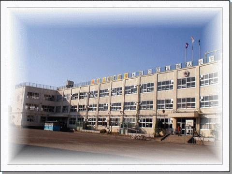Primary school. 594m to Adachi Ward Toneri Elementary School