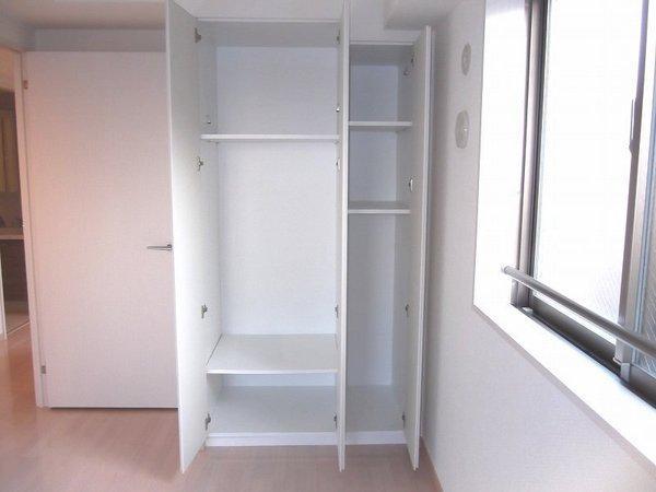 Receipt. A storage capacity closet!