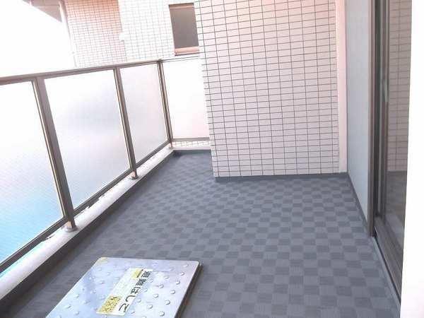 Balcony. Balcony with depth!