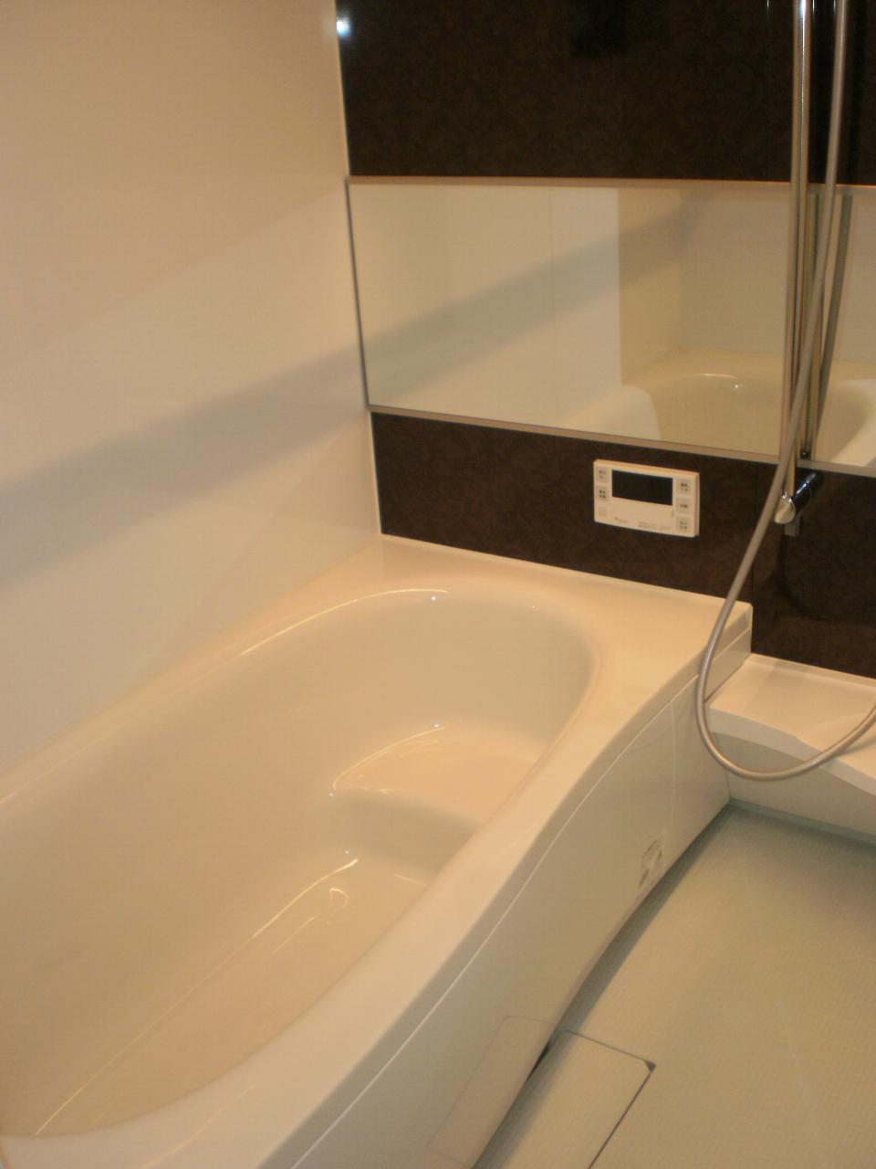 Bathroom. Local (11 May 2013) Shooting A Building