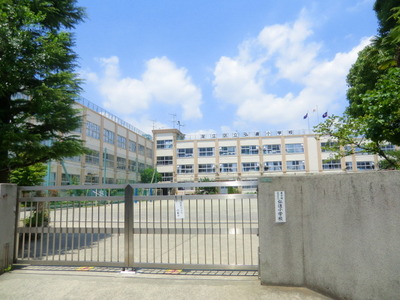 Junior high school. Higashiayase 1100m until junior high school (junior high school)