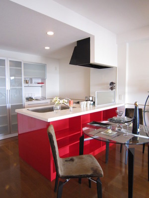 Kitchen. Under-counter has become a convenient shelf  ※ Furniture is not included