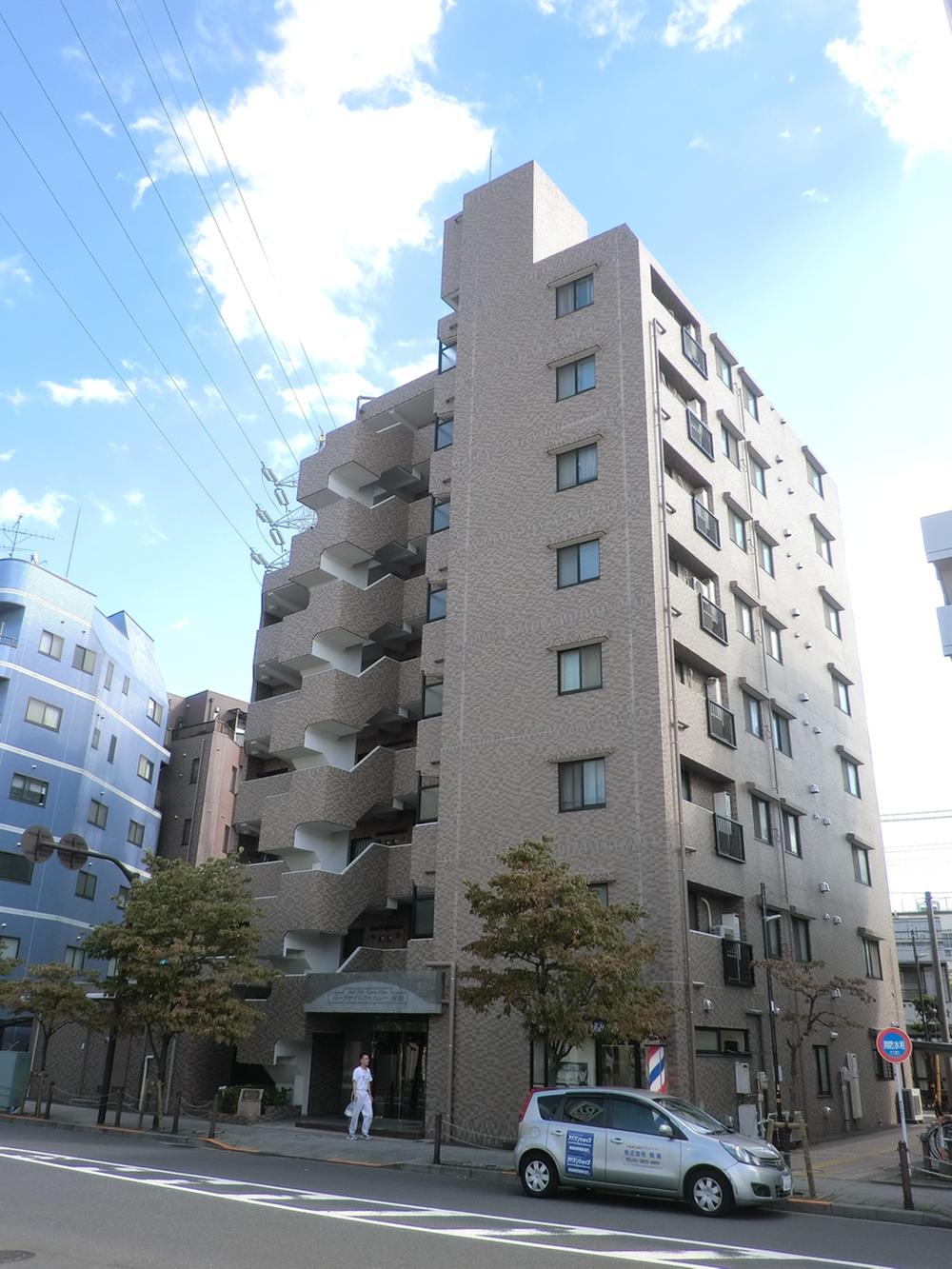 Local appearance photo. Local (11 May 2013) Shooting