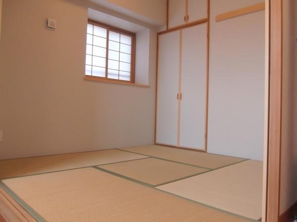 Non-living room. Leisurely relaxing Japanese-style room!