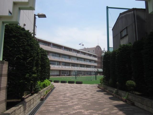 Primary school. Umejima until elementary school 340m